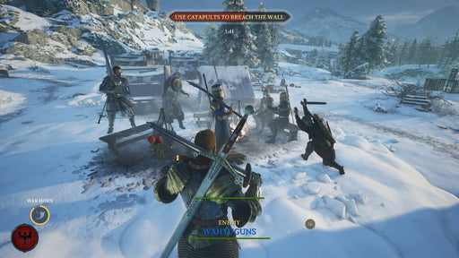 Snowy battlefield fight in Chivalry 2 PC Steam gameplay screenshot – A warrior in full plate armor wields a massive two-handed sword in a brutal medieval battle on a snowy battlefield. Engage in intense medieval combat, available now on RushGame.co