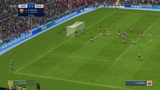 FIFA 23 PC gameplay screenshot – Barcelona vs. Manchester United, corner kick
"FIFA 23 gameplay on PC via Steam, showing a tense corner kick situation in a match between FC Barcelona and Manchester United. HyperMotion2 technology enhances realism and tactical depth. Get your FIFA 23 PC Steam CD key instantly at RushGame.co